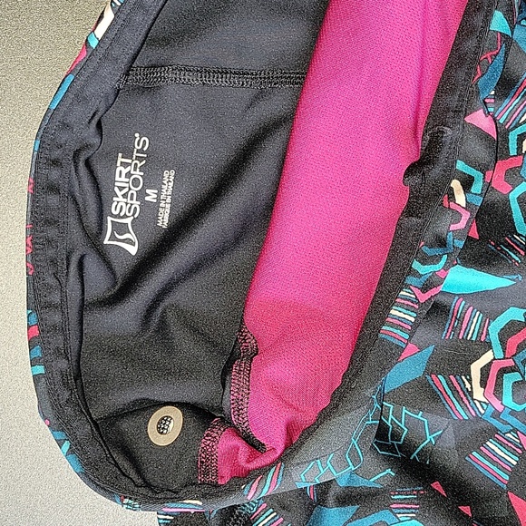 Sold Skirt Sports skirt and pants  2 in 1  Leg / Skirt Combo black multi  sz M - Picture 4 of 7